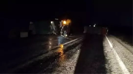 Çanakkale Bayramiç'te İtfaiye Aracı Devrildi, 3 Yaralı