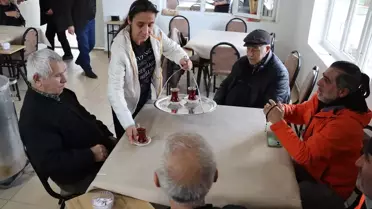 Erzincan’da Üç Kız Kardeş, Çay Ocağını Modern İş Modeline Dönüştürdü