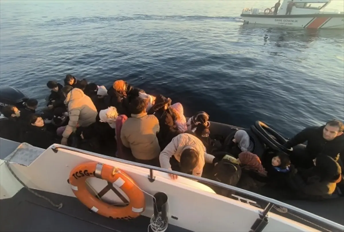 Çanakkale sahilinde yakalanan göçmenler