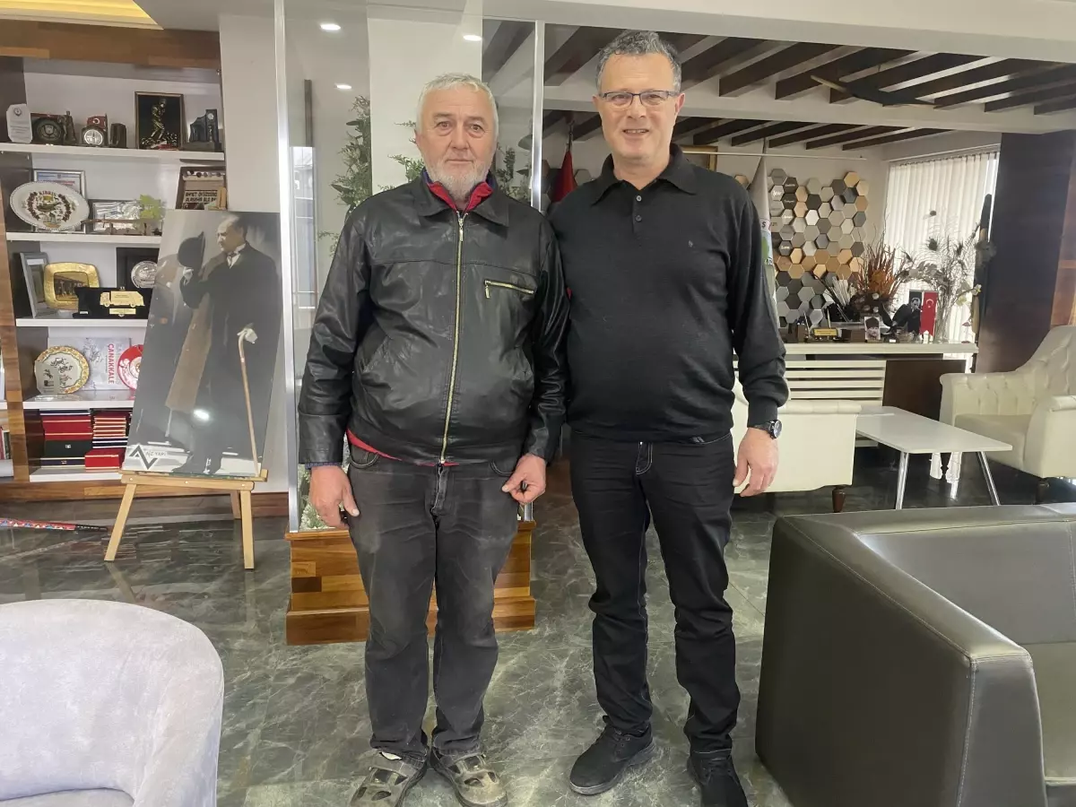 Bulunan Çantayı Sahipine Teslim Eden Temizlik İşçisine Ödül