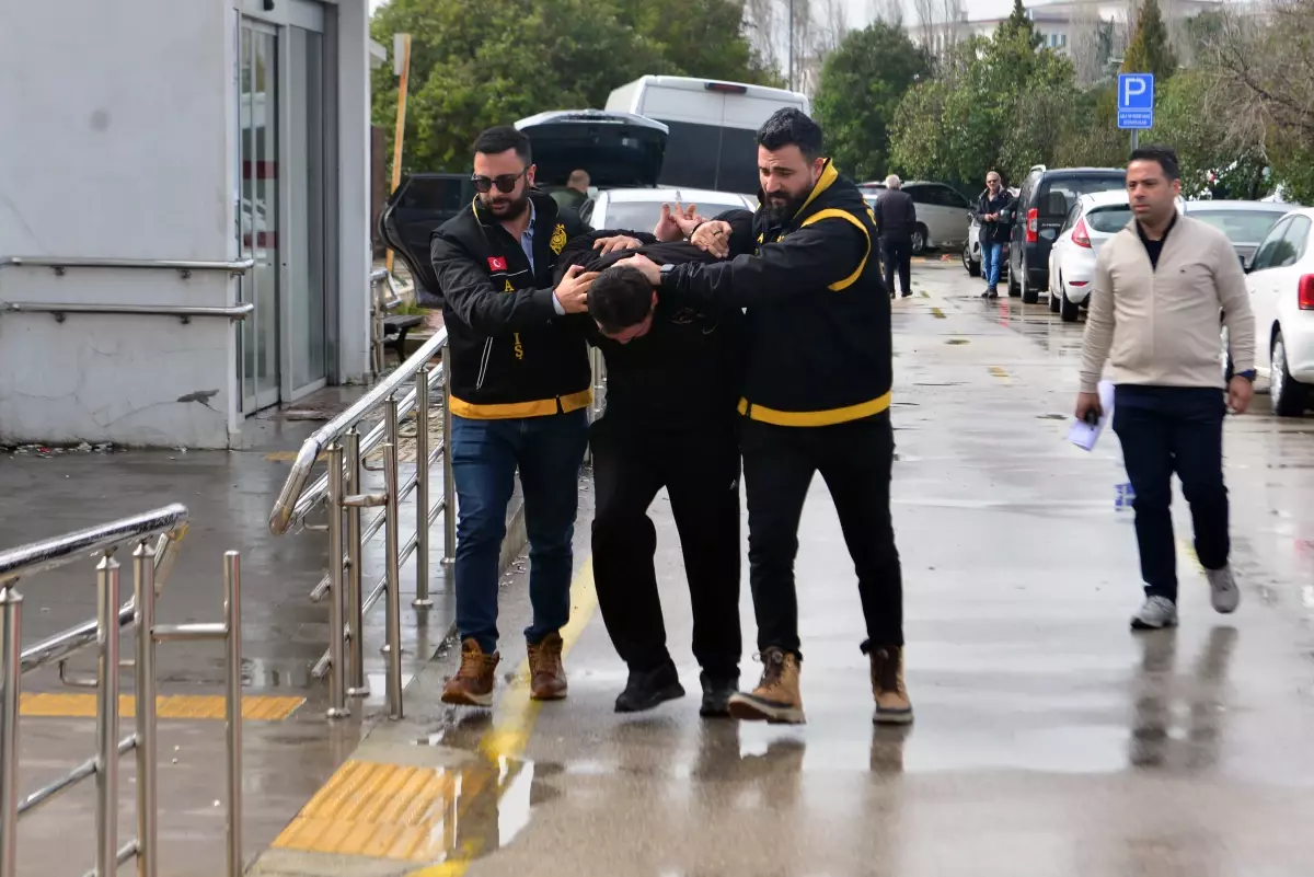 Adana’da Yaya Geçidinde Motosiklet Kazası: Sürücü Yakalandı