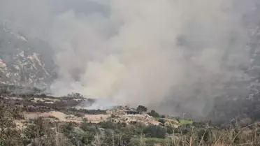 Hatay’da Makilikte Çıkan Yangın Turistik Rotaları Geçici Olarak Kapatıyor