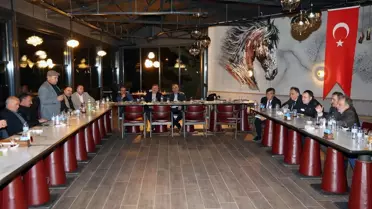 Talas Belediyesi Başkanı Yalçın, Muhtarlarla Mahalle İhtiyaçlarını Gözden Geçirdi