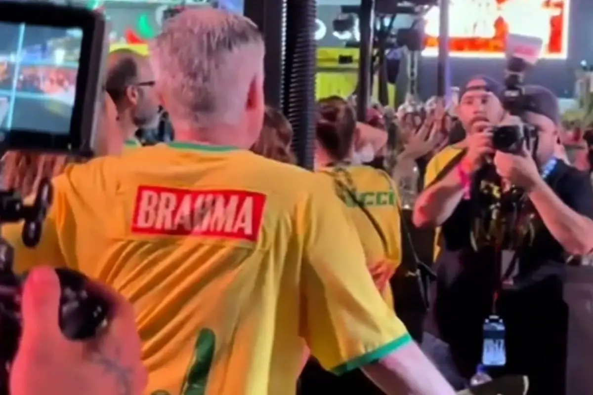 Ronaldo ve Ancelotti Rio Karnavalı kapak fotoğrafı