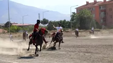 Erzincan’da Cirit Şöleni: Genç Atlılar Geleneksel Sporla Buluşuyor