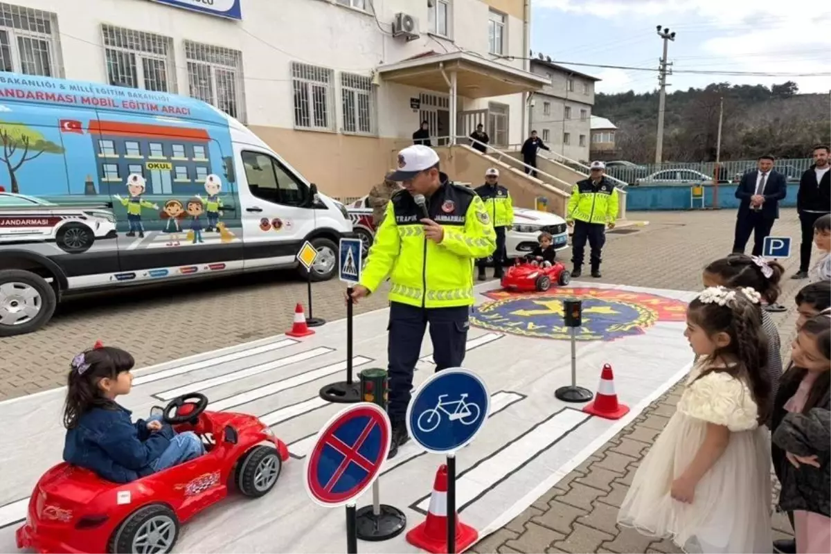 Kahramanmaraş’ta Trafik Denetimi: 25.959 Araç İncelendi ve Sürücülere Eğitim Verildi