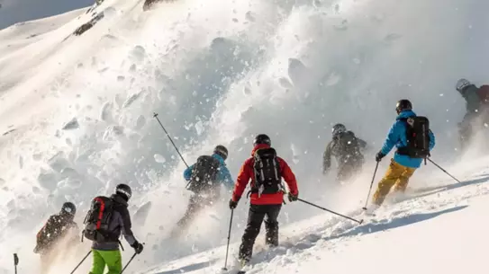 Kaliforniya’da Çığ Felaketi: 8 Kayakçı Hayatını Kaybetti, 1 Kayıp
