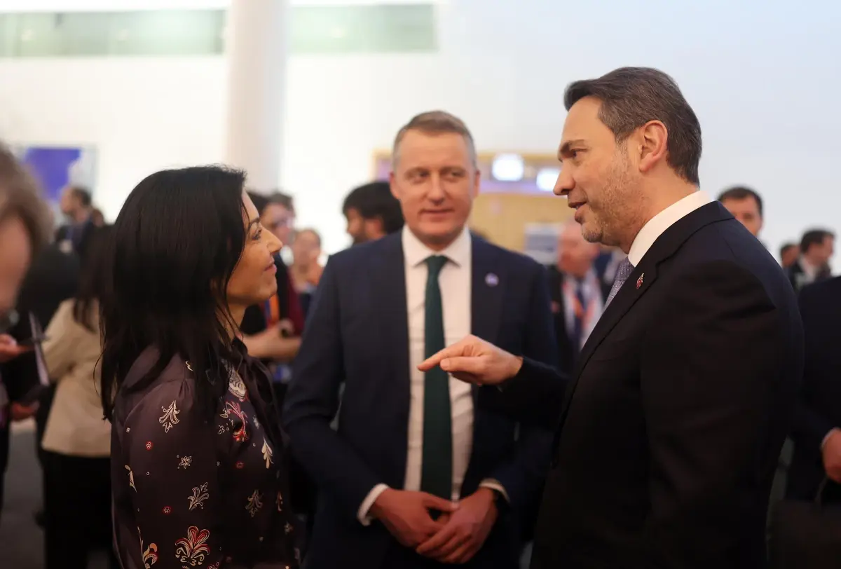 Enerji Bakanı Bayraktar, Paris IEA Zirvesinde Enerji Diplomasisini Güçlendirdi
