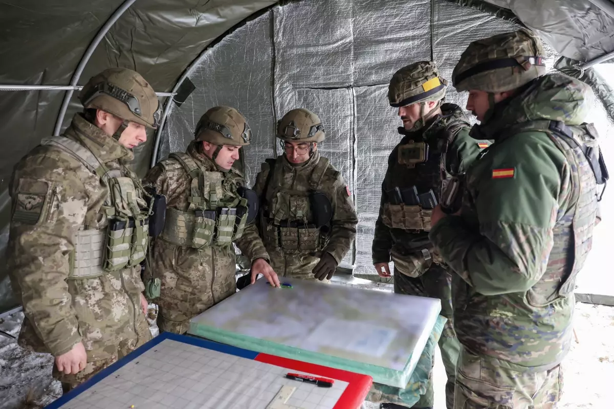 Steadfast Dart 2026 Tatbikatı'nda İspanyol Birliğinin 81 mm Havancı Gösterisi