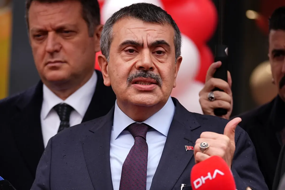 Tekin'den Muhalefete Okuma Yazma Çağrısı: Eğitimle Siyasi Diyaloğu Güçlendirelim