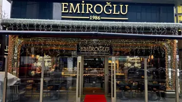 Emiroğlu Baklava çeşitleri ve Ramazan temalı sunum