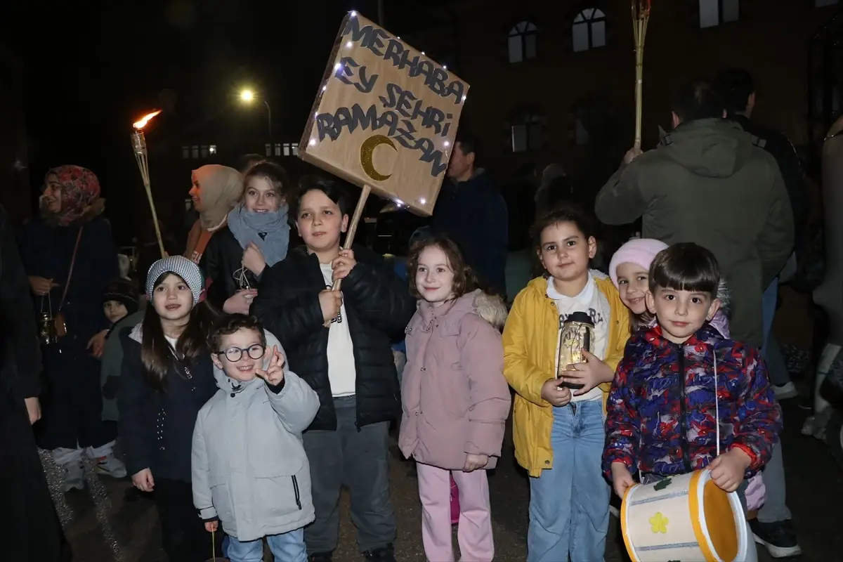 Çankırı’da Minik Öğrenciler Ramazan’ı Fener Alayıyla Selamladı