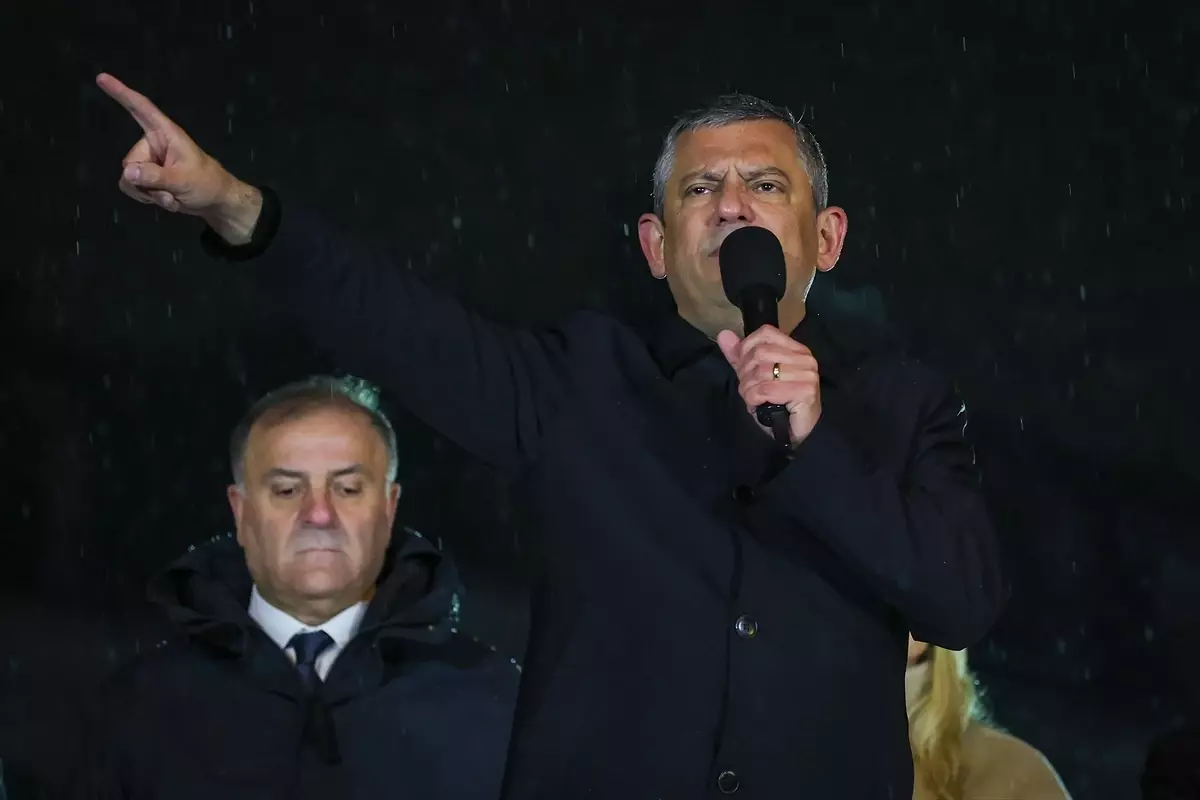 Özgür Özel Atasehir mitinginde