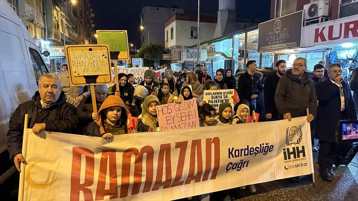 Ramazan Coşkusu İskenderun’da Işıltılı Fener Alayıyla Karşılandı