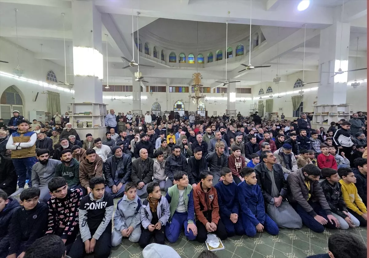 Suriye’nin Rakka ve Deyrizor Bölgelerinde İlk Teravih Namazları Kutlandı