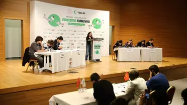 Adana'da Yeşilay Liseler Arası Münazara Turnuvası: Dr. İlhami Tankut Anadolu Lisesi Şampiyon Oldu