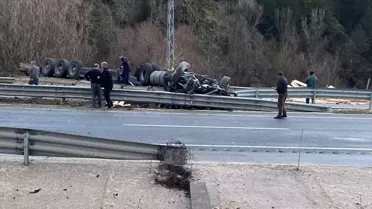 Çankırı’da Şarampole Devrilen Tırın Sürücüsü Olay Yerinde Hayatını Kaybetti