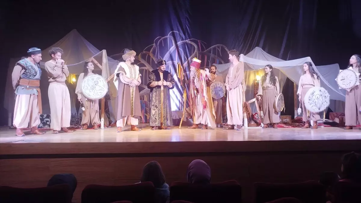 Boyabat’ta Minik İzleyiciler Sahne Işıklarını Yaktı