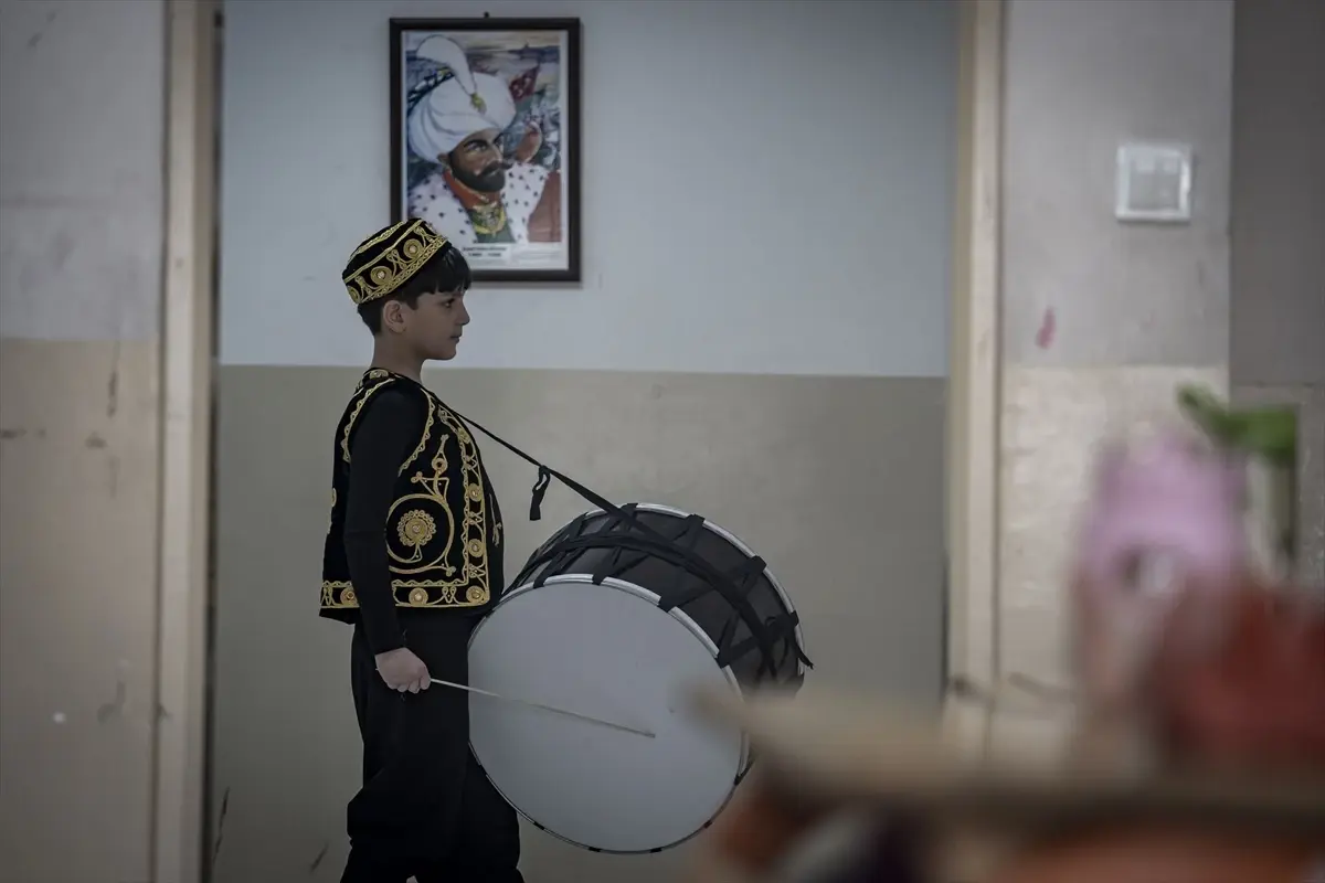 Ramazan coşkusu Pasinler'deki ilkokulu sardı