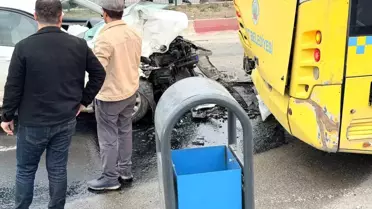 Siirt’te Halk Otobüsü ve Otomobil Çarpışması: 2 Kişi Hafif Yaralı