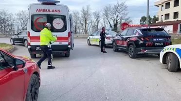 Sinop'ta Motosiklet ve Otomobil Çarpışması: Bir Yaralı