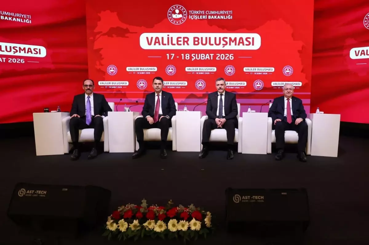 Vali Buluşması'nda Savunma Bakanı ve MİT Başkanı Önemli Açıklamalarda Bulundu