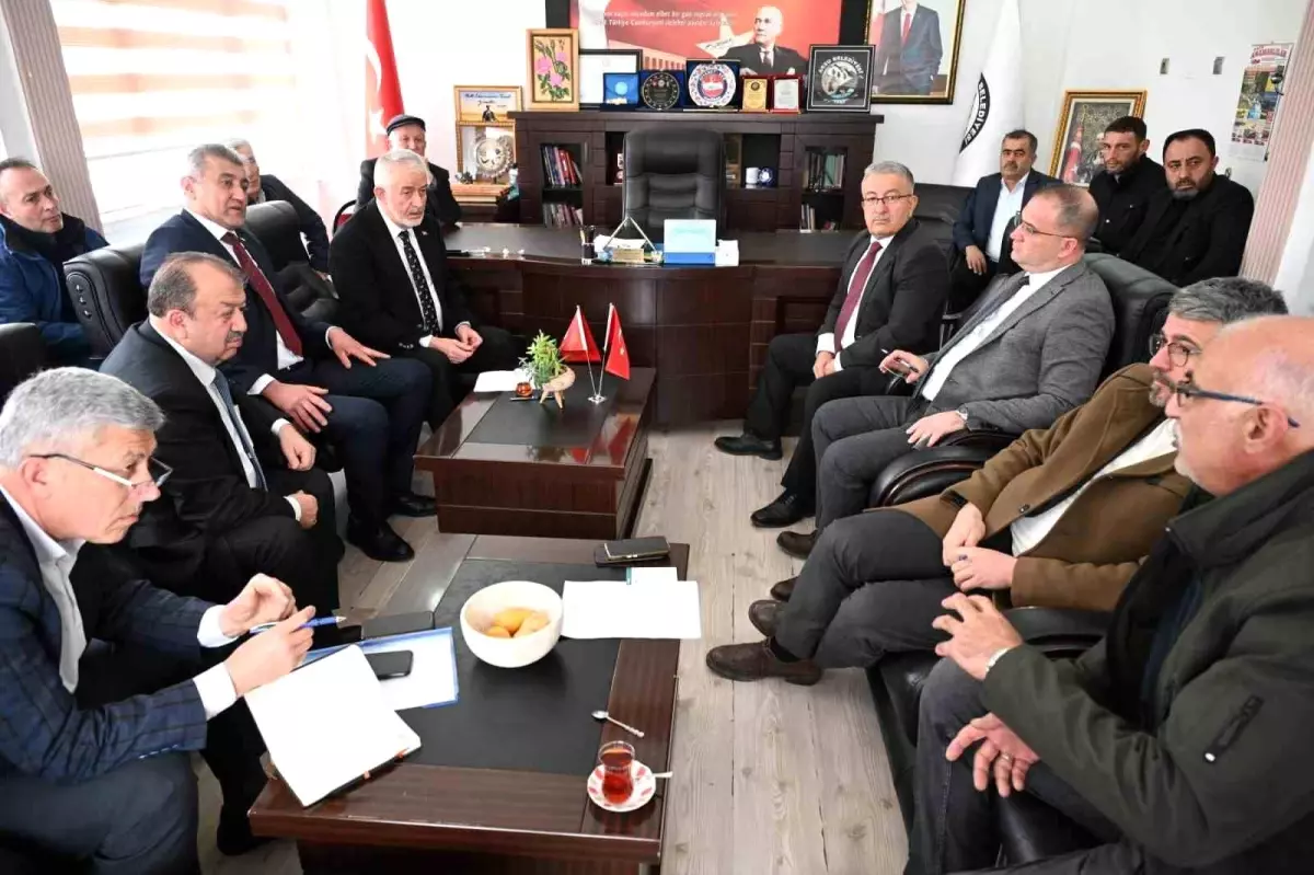 İsparta’da Belediye Başkanı Şükrü Başdeğirmen, Aksu Muhtarlarıyla Buluştu