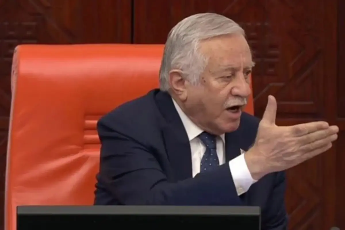 Celal Adan konuşma anında