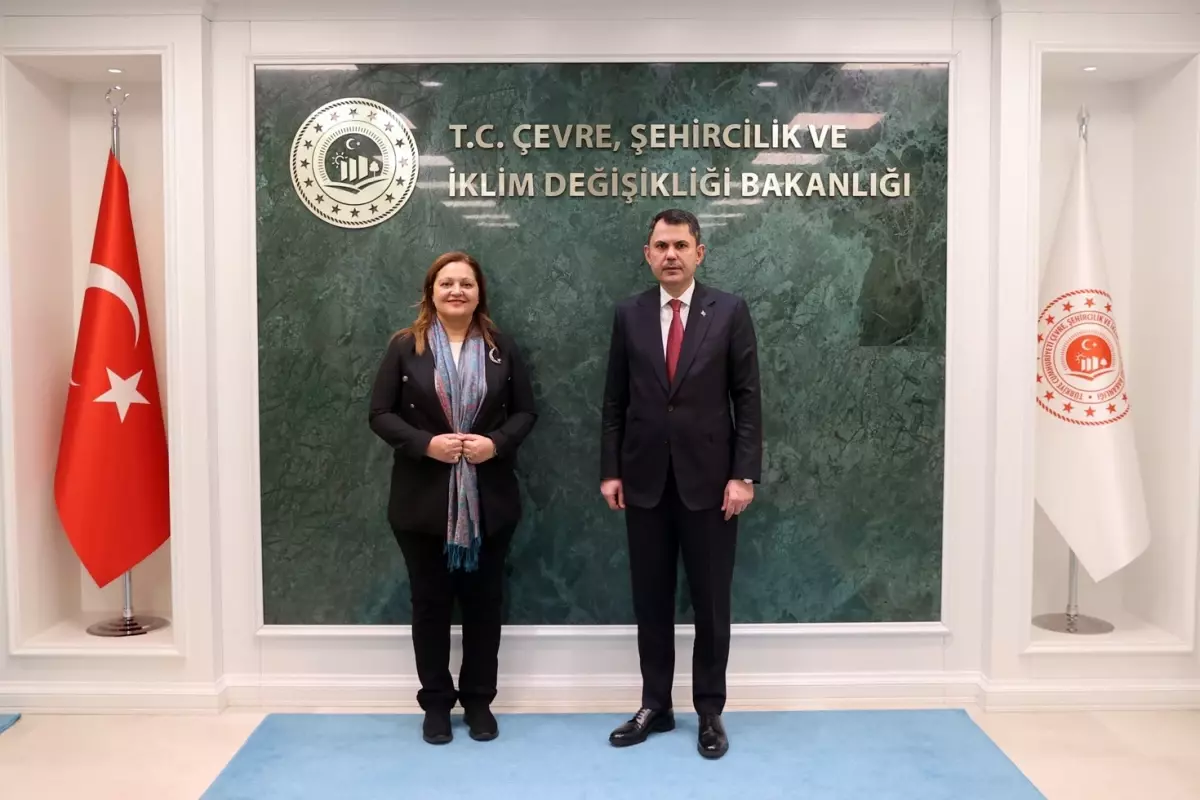 Burcu Köksal, Çevre Bakanı Murat Kurum'u Ziyaret Etti: Parti Geçiş İddialarına Yanıt