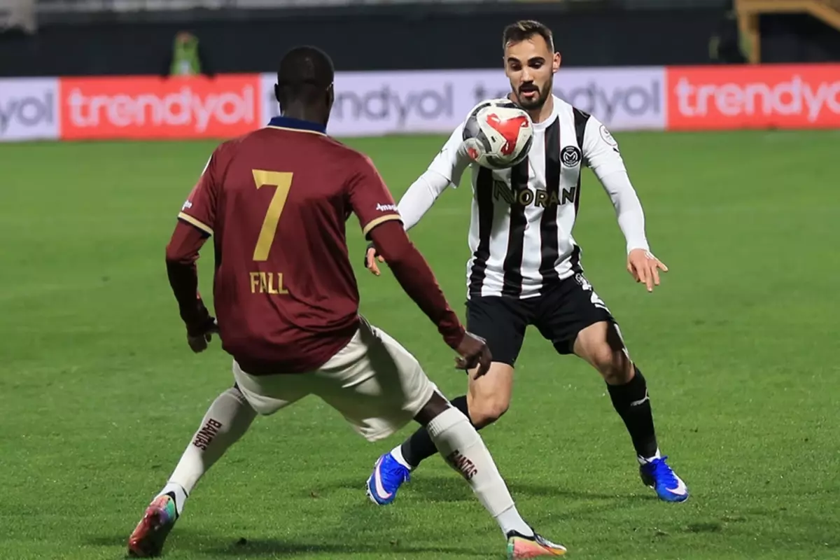 Manisa FK ve Bandırmaspor maçının kapak fotoğrafı