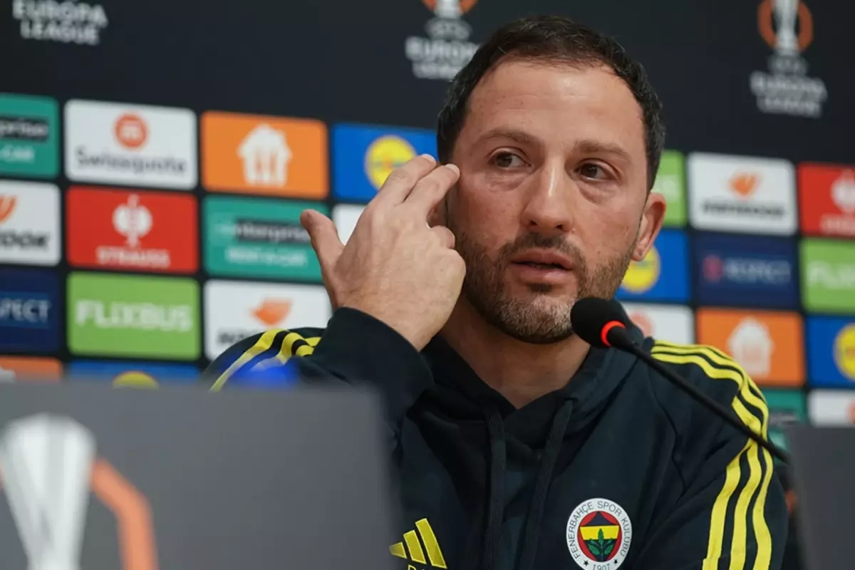 Domenico Tedesco basın toplantısında