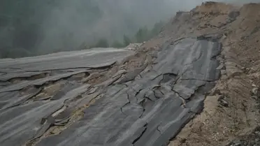 Adana’nın Feke İlçesinde Şiddetli Sağanak ve Heyelan: Okullar Tatil, Trafik Uyarısı