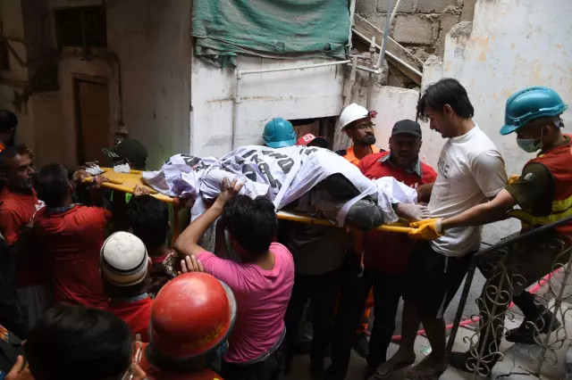 İtfaiye ekipleri olay yerinde