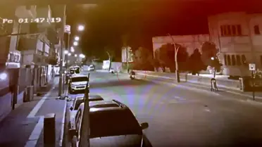 Mardin’in Nusaybin İlçesinde Motosikletin Kadına Çarpması Görüntülendi