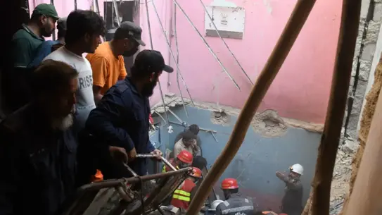 Karachi'de Üç Katlı Bina Tüp Patlaması: 16 Ölü, 14 Yaralı