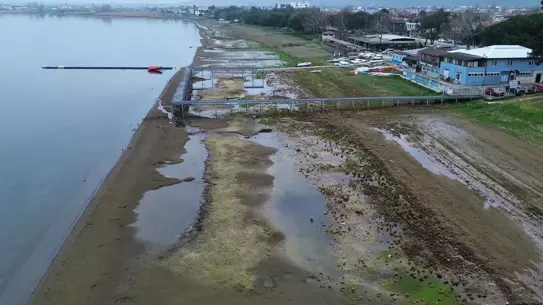 İznik Gölü'nde Su Çekimi Krizi: Fabrikalar 200 Metre Derinliğe İniyor
