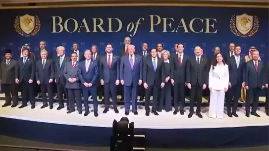 Trump ve Gazze Barış Kurulu Üyeleri Bir Arada: Tarihi Fotoğraf Çekimi