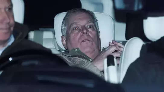 İngiltere'de Prens Andrew Gözaltından Çıktı: Serbest Bırakıldı