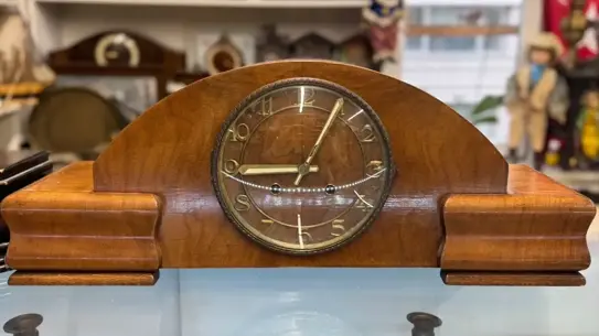 İstanbul’da Vintage ve Antika Dönemi Canlanıyor: Saat ve Pikap Tamircileri Yeniden Yoğun İlgi Görüyor