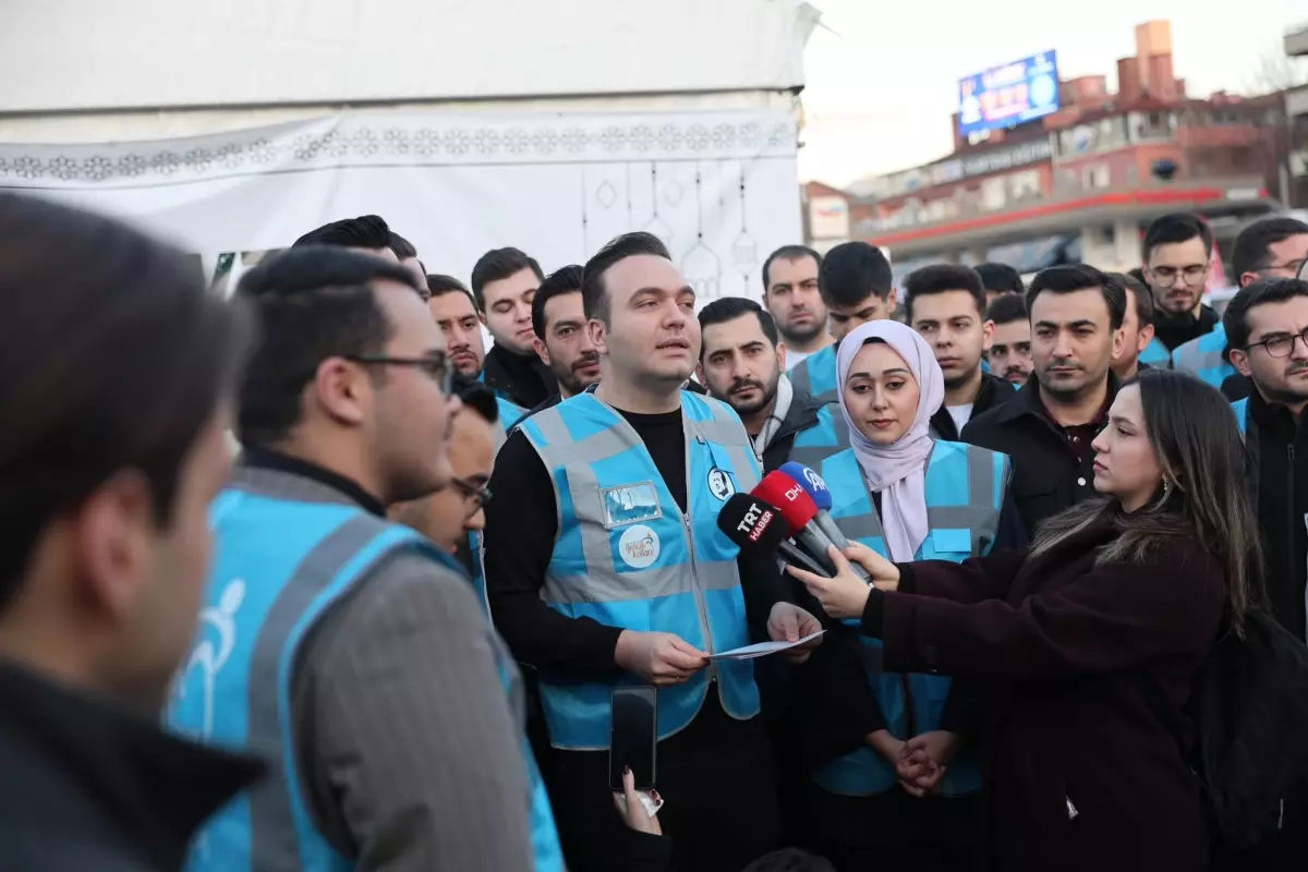 Ankara’da AK Parti Gençlik Kolları’ndan İftar İkramı: “İftara 5 Kala” Etkinliği