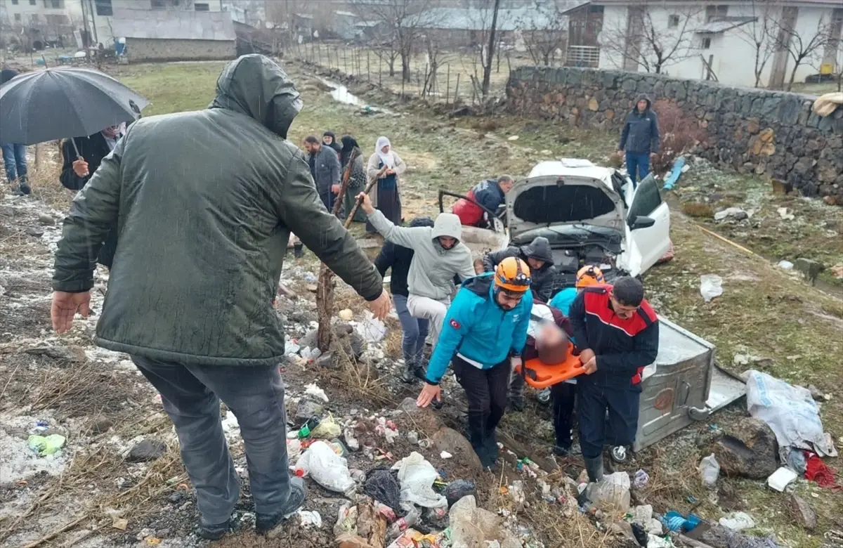 Bingöl-Muş Karayolunda Araç Devrildi: 7 Kişi Yaralandı