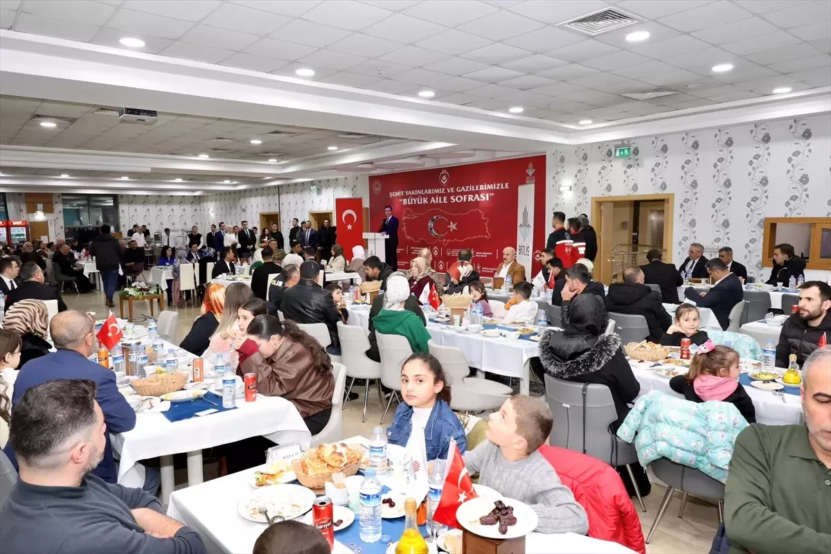 Bitlis’te Şehit Aileleri ve Gaziler Bir Arada: Büyük Aile Sofrası İftarına Katıldı
