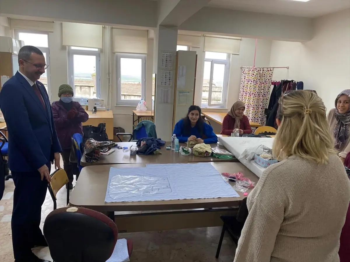 Pınarhisar Halk Eğitim Merkezi'nde Kaymakam Özderin