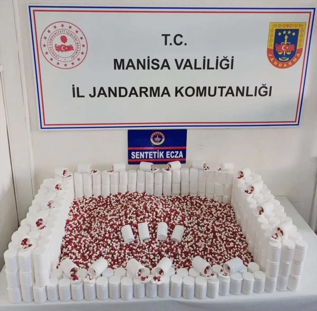 Manisa’da 20.000’den Fazla Sentetik Ecza Hapı Ele Geçirildi, Zanlı Tutuklandı