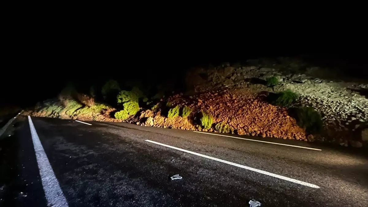 İstanbul-İzmir Otoyolu Turgutlu’da Yeniden Açıldı: Trafik Kontrol Altında