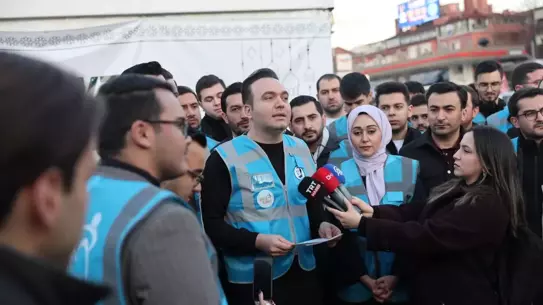 İftar ikramı dağıtımından bir kare