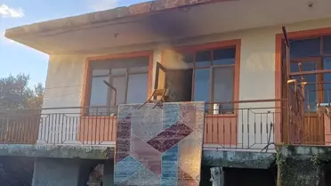 Yangın yerinde Hasibe Büyükdemir