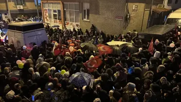 Bayrampaşa’da Ramazan Coşkusu: Teravih Sonrası Mahallede Renkli Kutlamalar