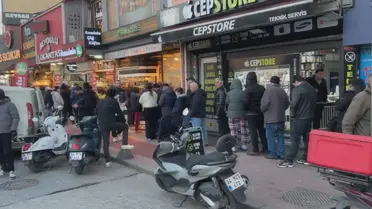 Beyoğlu’nda İftar Öncesi Pide Çılgınlığı: Uzun Kuyruklar Şehrin Sokaklarını Doldurdu