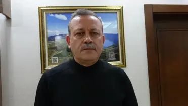 Göl ekosistemine akan suyun görüntüsü